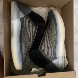 Yeezy Quantum’s “Barium”